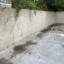 Concrete-Retaining-Wall-Pressure-Washing-in-Shoreline-WA-Clean-Smart-Power-Washing-Company 1
