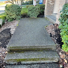 Driveway-and-Sidewalk-Pressure-Washing-in-Sammamish-WA-Clean-Smart-Power-Washing 0