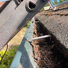 Expert-Roof-Gutter-Cleaning-Service-in-Lake-Forest-Park 3